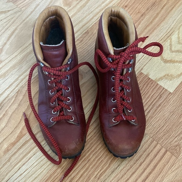 Vasque Vibram leather hiking boots Women’s Vintage Cowhide lace up Size 6.5 - Picture 1 of 11